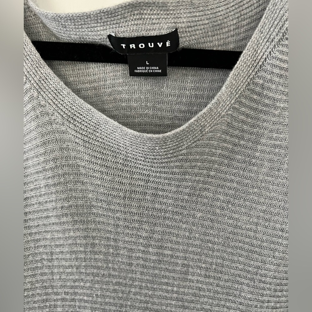 💥PARTY PRICE⬇️Perfect gray sweater! - Picture 2 of 4